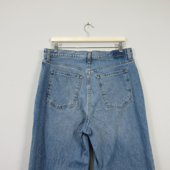 Abercrombie & Fitch Women's Straight Leg Jeans - Light Blue - Picture 8 of 12